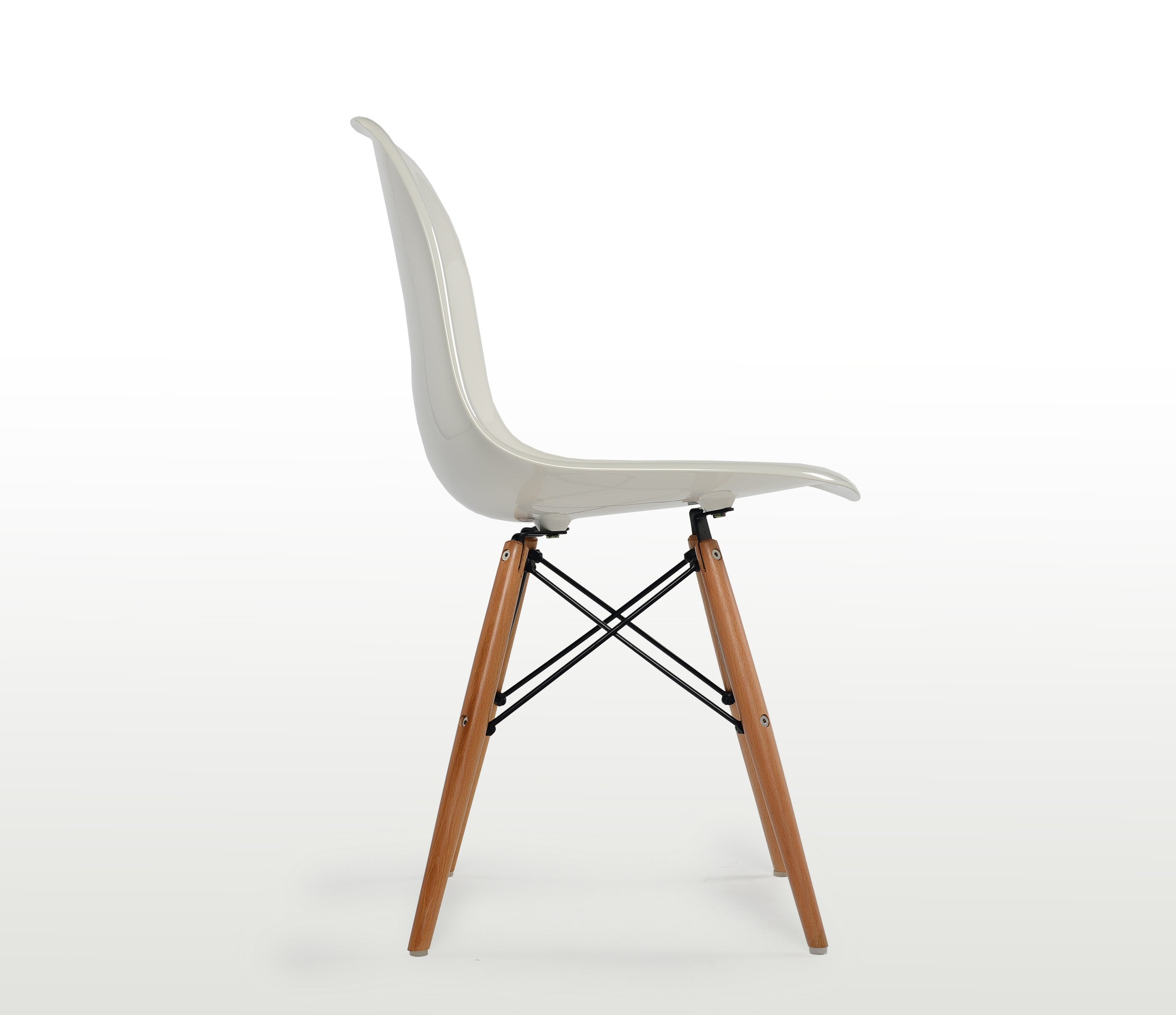 Eames Molded Fiberglass Dowel Base Side Style Chair (DFSW)