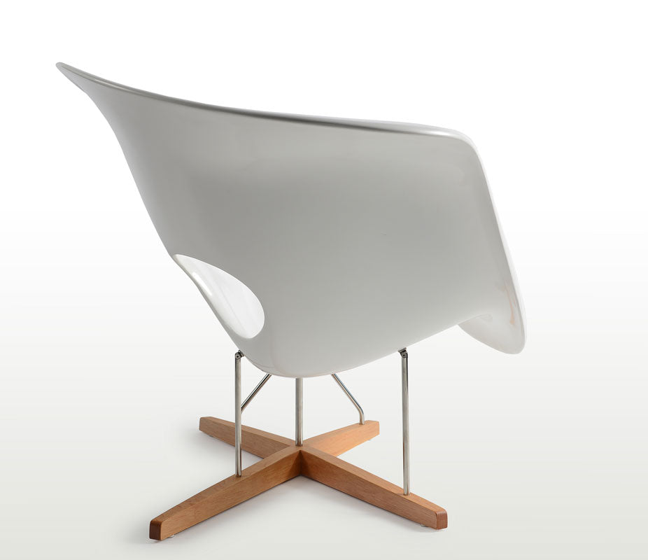 Eames La Chaise Lounge Style Chair