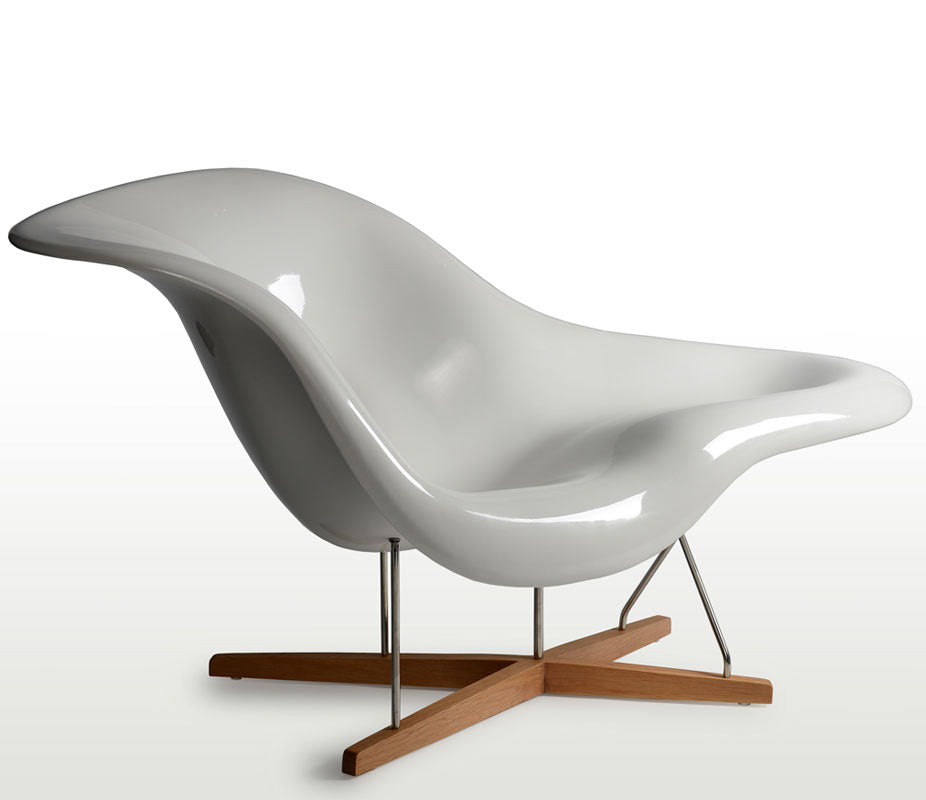 Eames La Chaise Lounge Style Chair