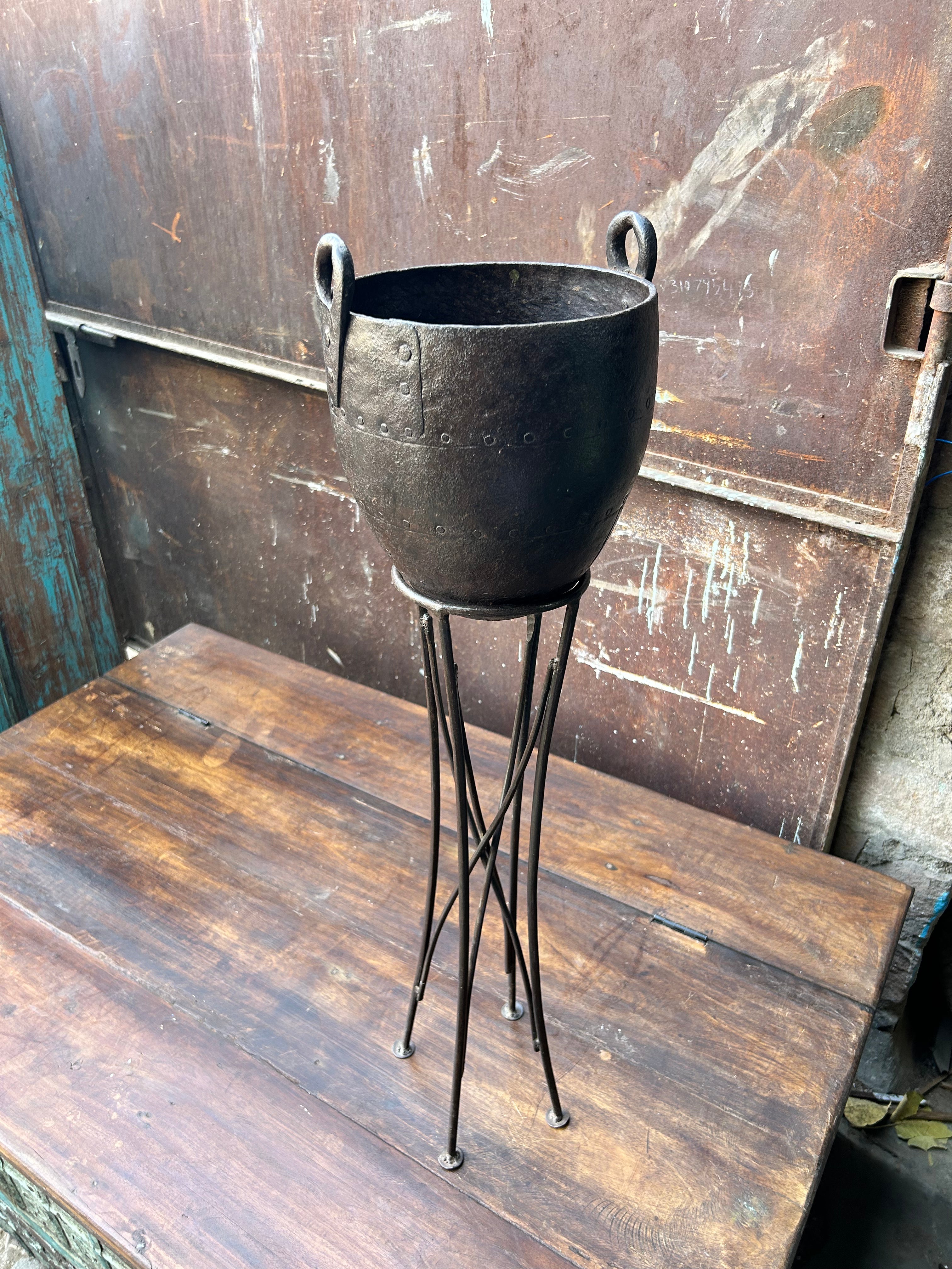 Planter Iron Pot With Stand T16