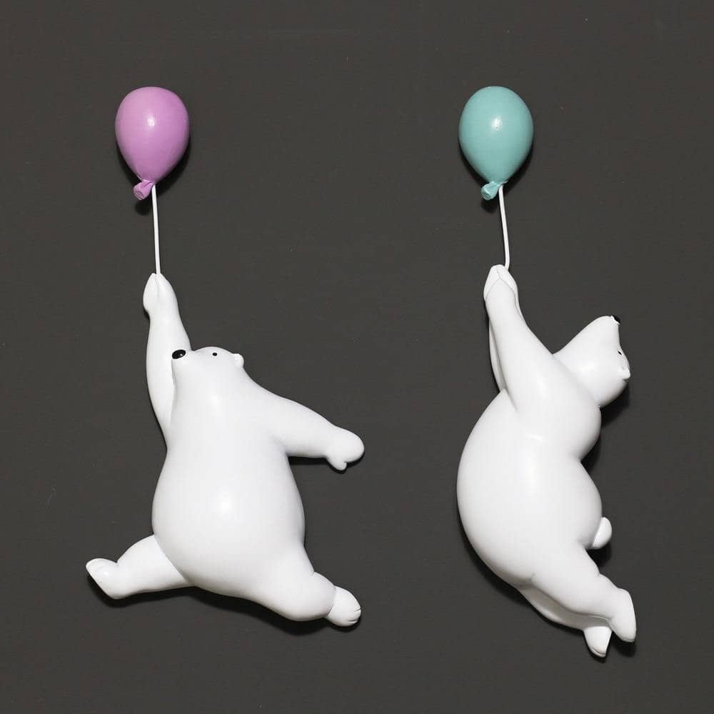 Levitating Arctic: Flying Polar Bear Resin Modern Home Decor